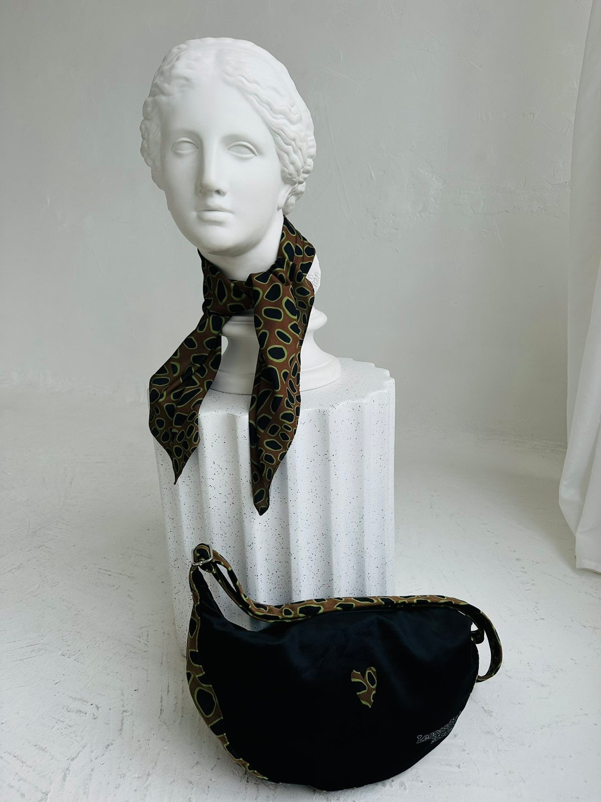 Hobo Bag - Leopard Heart