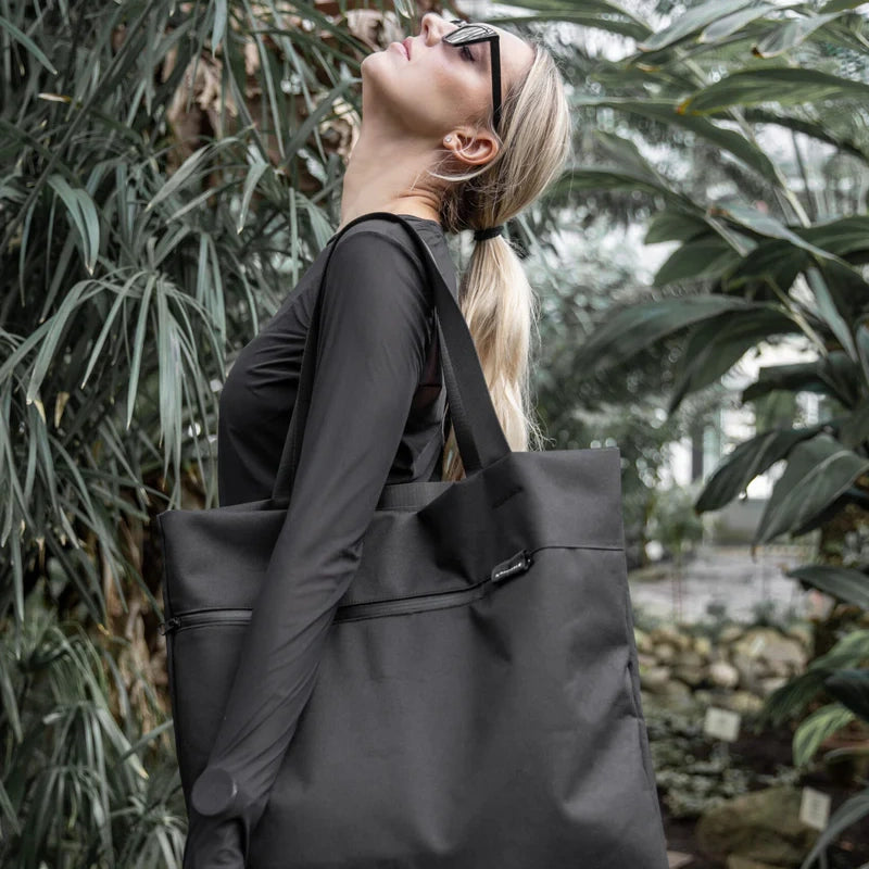 Schwarze Tote-Bag für den Alltag mit langen Trageriemen – Doveta.de Alltagstaschen-Kollektion