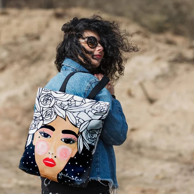 Bedruckte Shopping Bag mit illustriertem Frauengesicht und Rosen-Motiv – Doveta.de Shopping Bags Kollektion