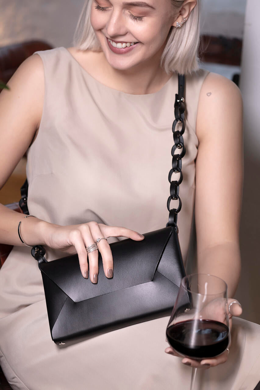 Evening Bag Houdini Hacked It